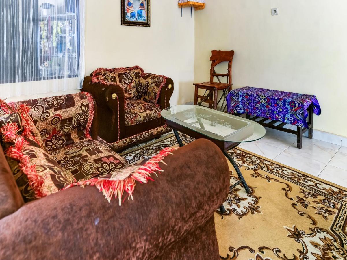 Oyo 91228 Griya Siena Hotel Munduk Buitenkant foto
